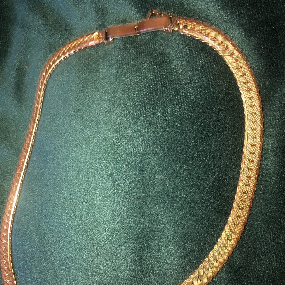 Gold Chain - Picture 2 of 3